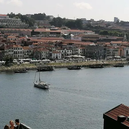Douro View House Ribeira 招待所 2*